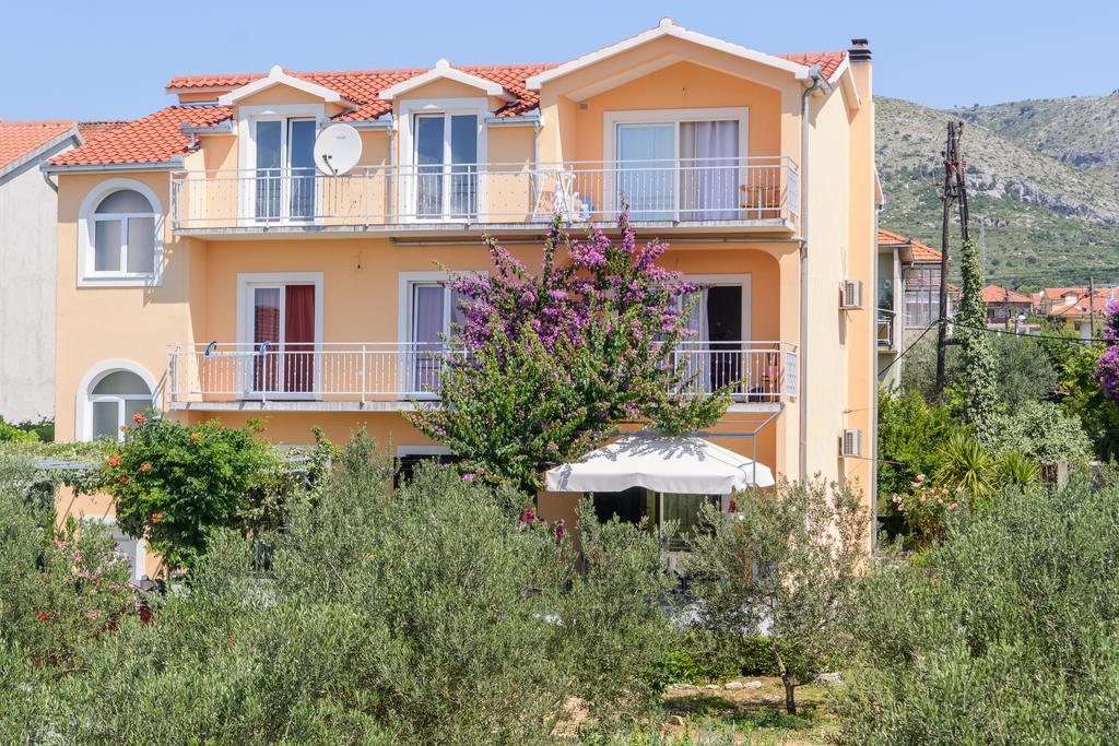 Apartments Grgic Trogir Exterior foto